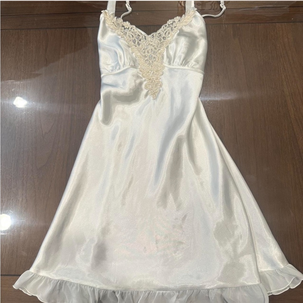 Linea Donatella White Satin Nightgown